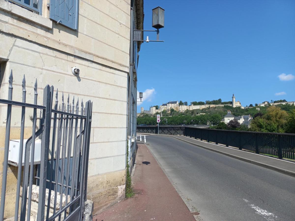 Agréable maison de ville au coeur de Chinon Extérieur photo